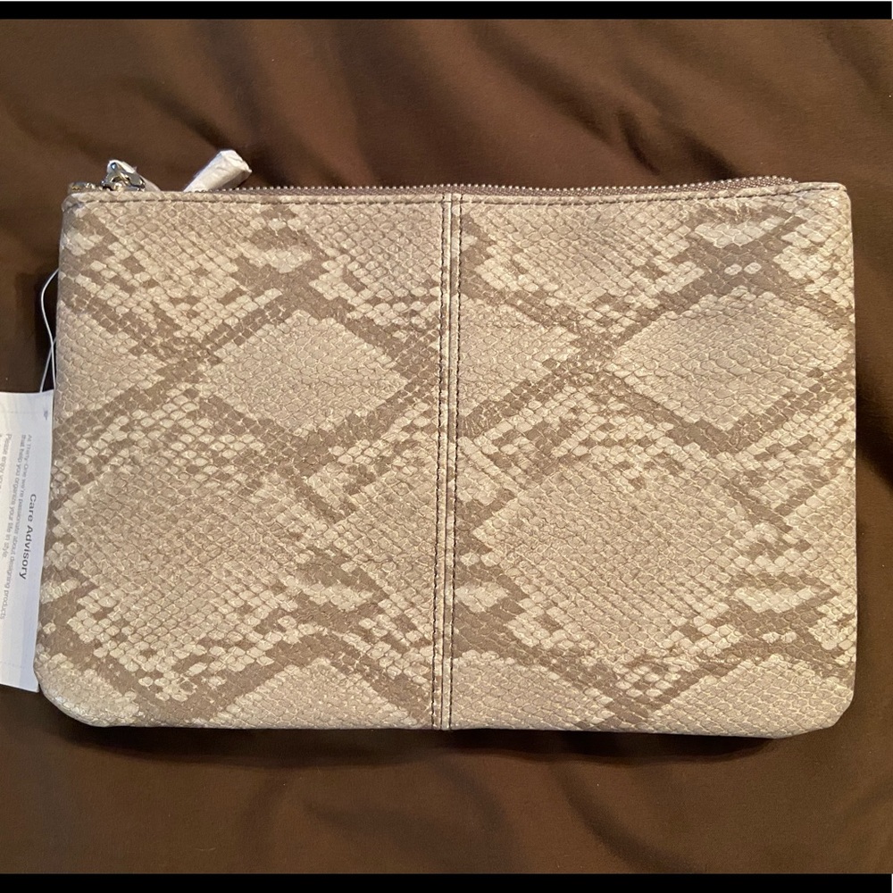 Putty snake street style clutch